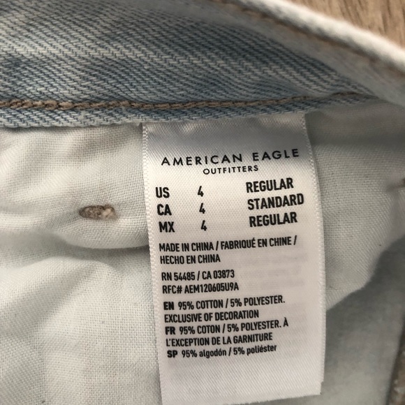 AE mom jeans size 4 regular - Picture 2 of 3